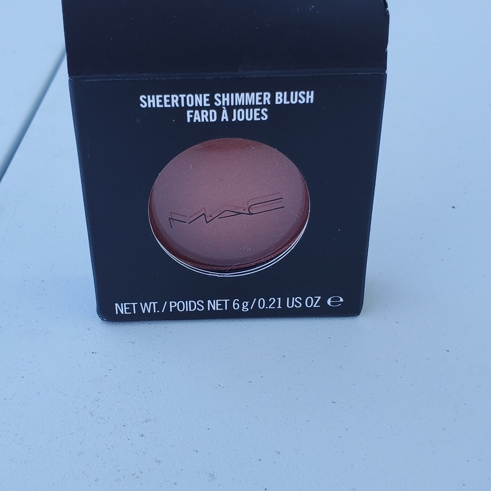 Mac sheertone shimmer blush. AMBERING ROSE - Picture 6 of 6